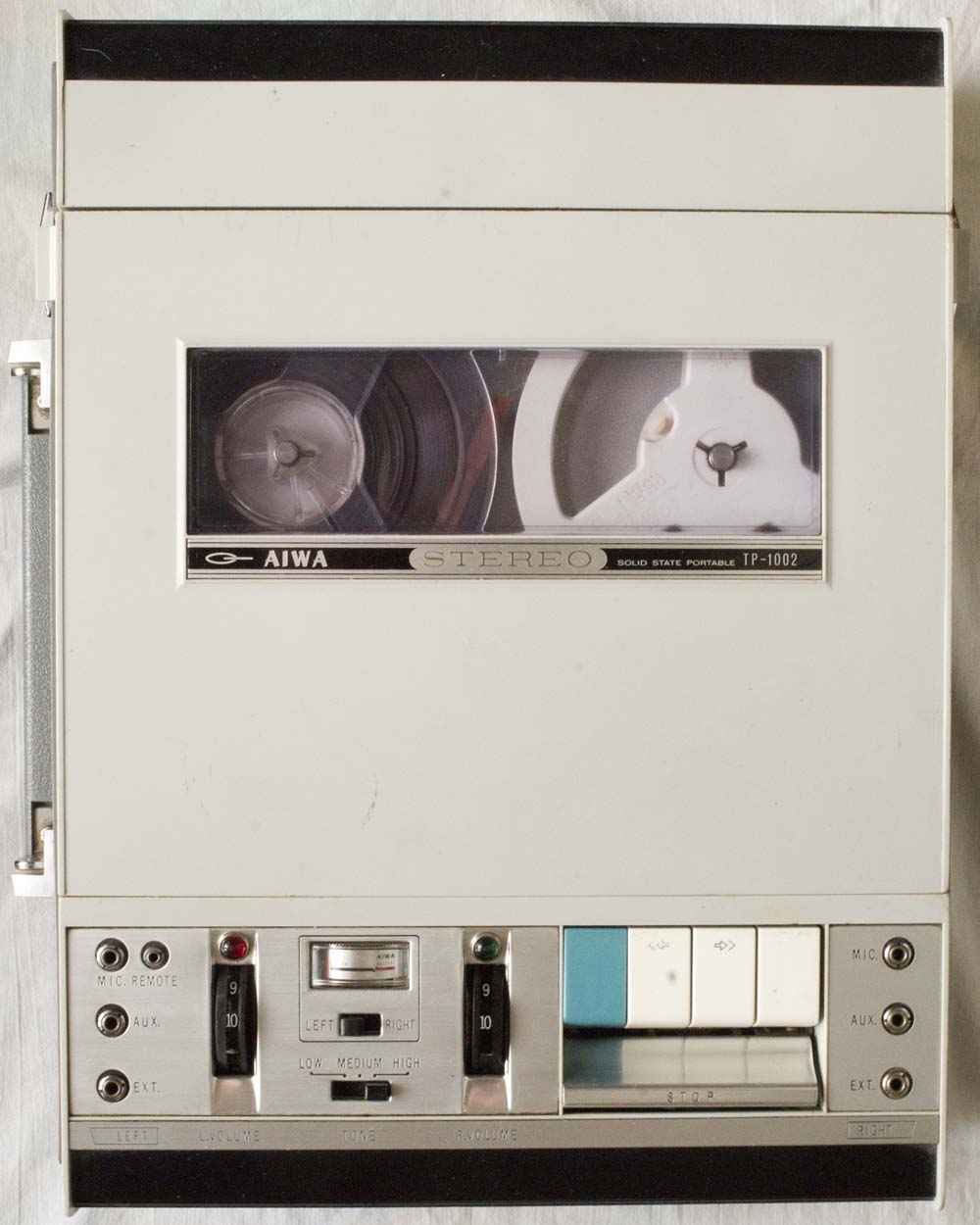 Стерео катушечный переносной мини магнитофон AIWA portable reel to reel stereo tape recorder