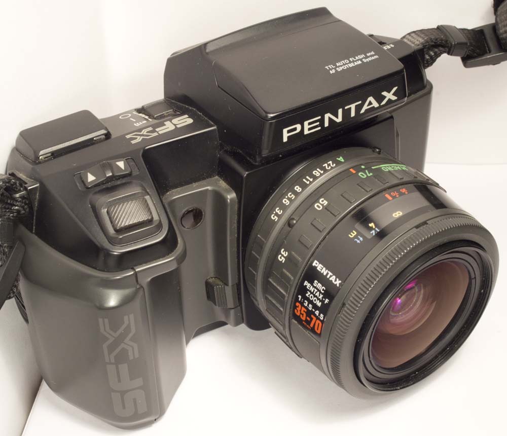 Pentax SFX + F 3,5 - 4,5 / 35 - 70