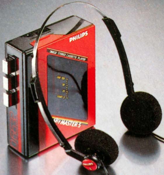 Один из самых ранних кассетных плееров Philips Sky Master