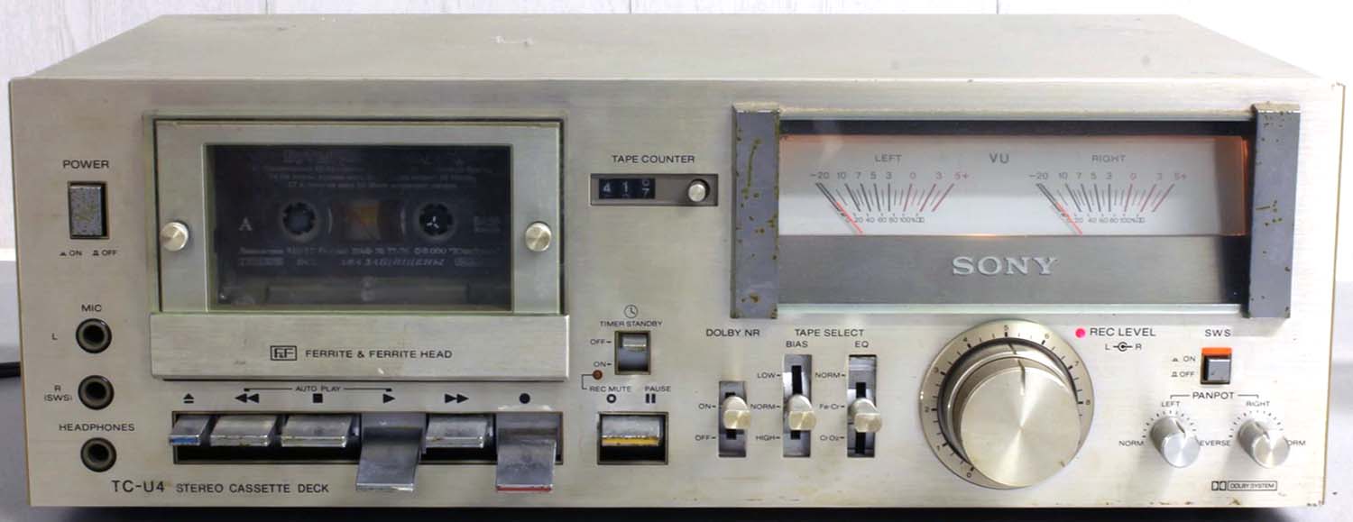 Первые педально-клавишные кассетные деки SONY с фронтальной загрузкой серии TC-U