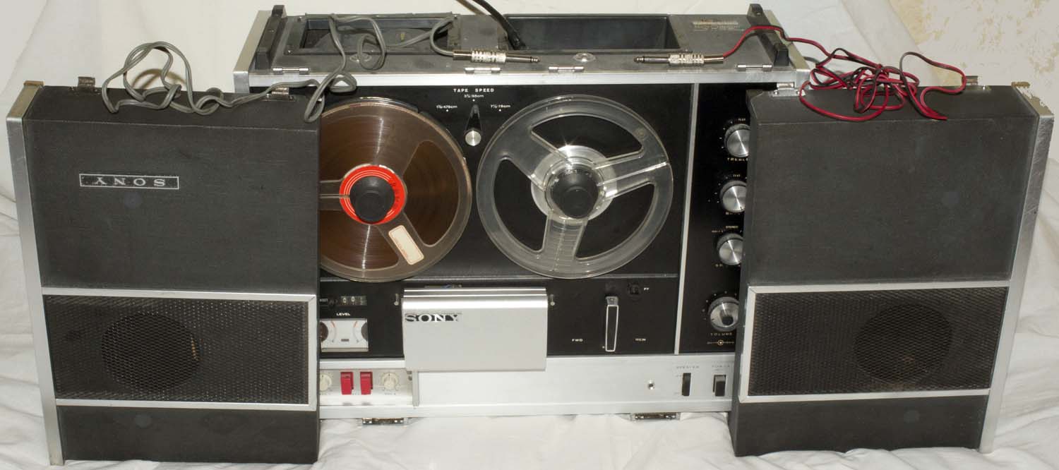 SONY Reel to Reel Taperecorder with built in and external lid speakers