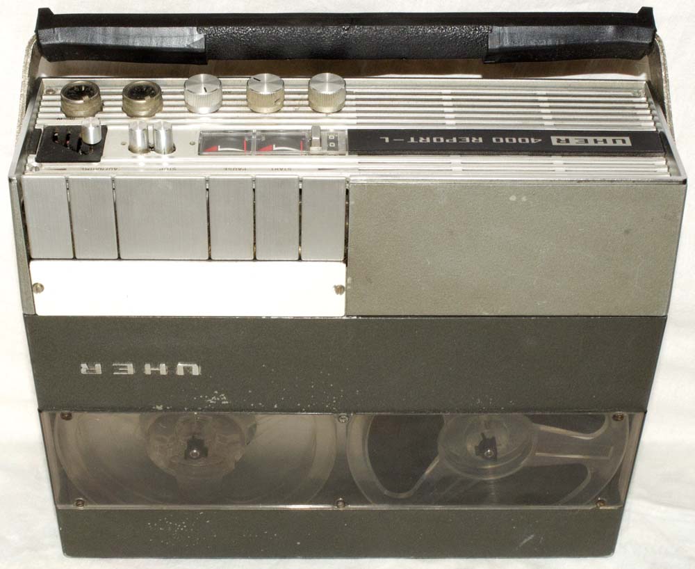 Монофонический портативный переносной профессиональный катушечный магнитофон Uher portable professional reel to reel tape recorder