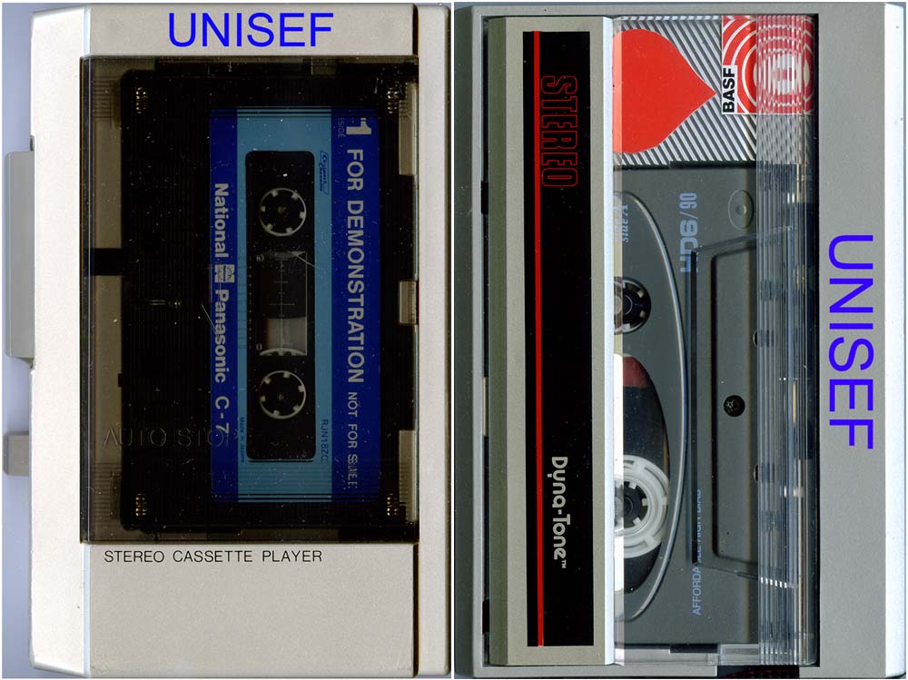 Кассетные плееры UNISEF выпускавшиеся на деньги фонда ООН UNICEF