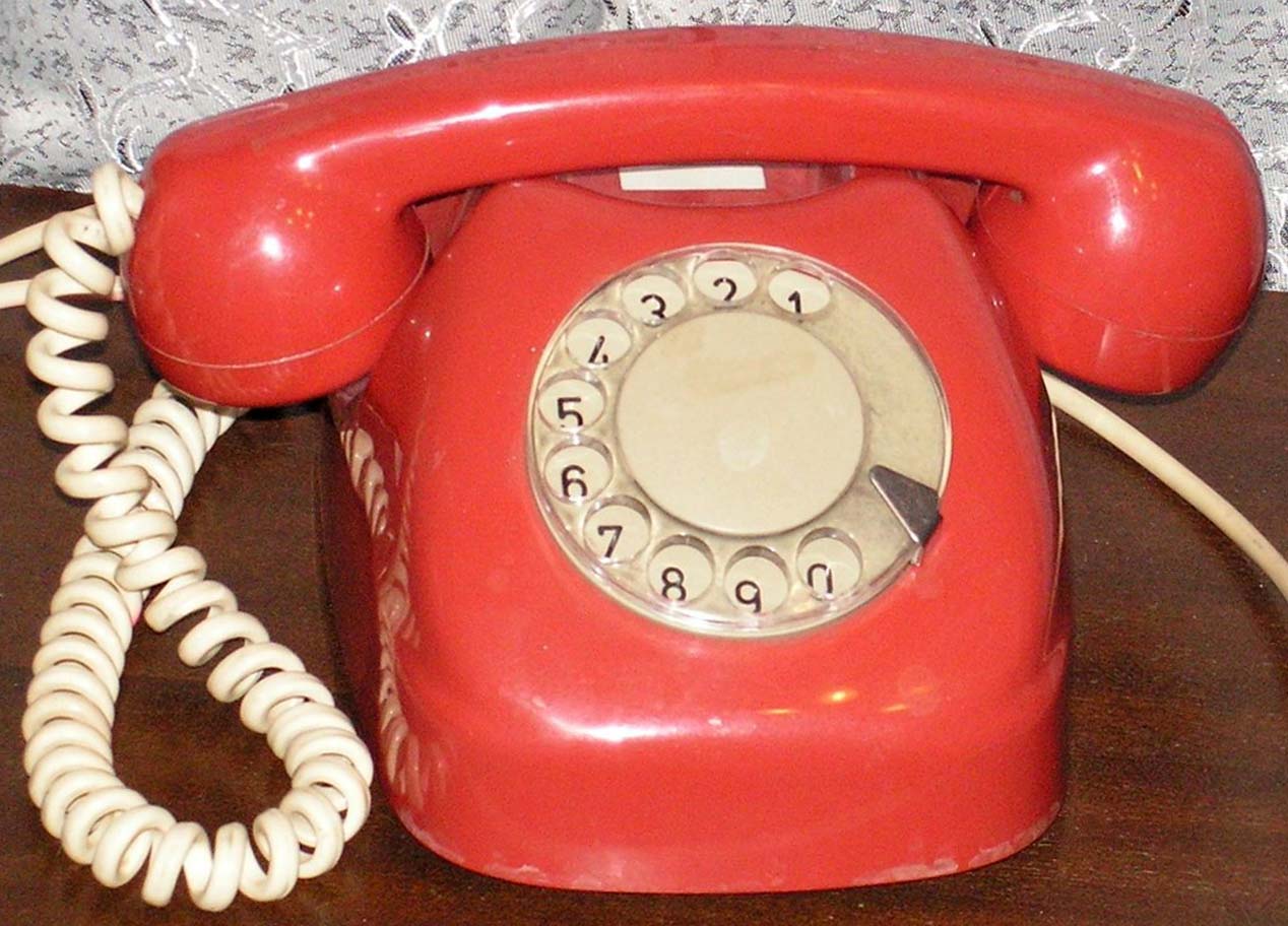 Проводной стационарный дисковый телефон фирмы Tesla Чехословакия Disc telephone