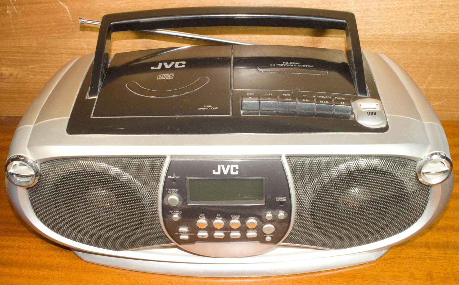 JVC modern современная магнитола музыкальный центр всё в одном kassettes+CD+Radio+USB