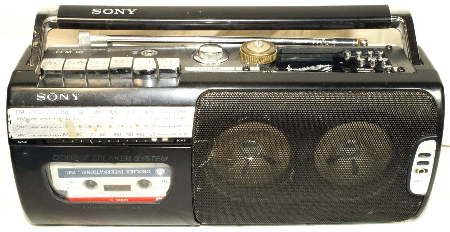 Моно магнитола SONY со сдвоенными динамиками-громкоговорителями SONY Double speakers mono