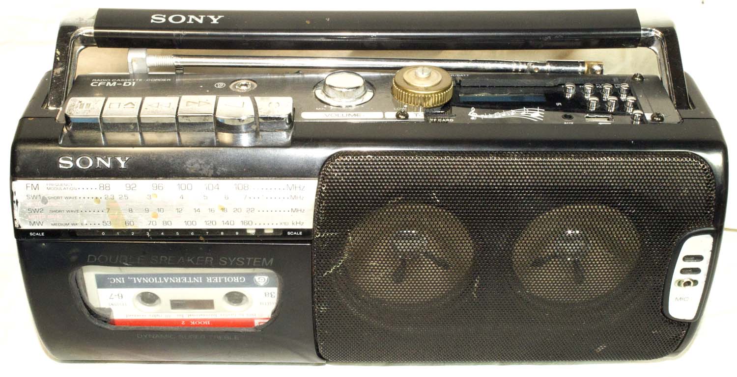 Моно магнитола SONY со сдвоенными динамиками-громкоговорителями SONY Double speakers mono